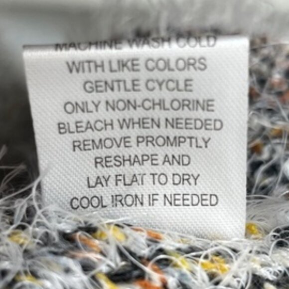 Absolutely Famous Aztec Print Open Front Fuzzy Cardigan White Gray NWOT - Picture 11 of 11